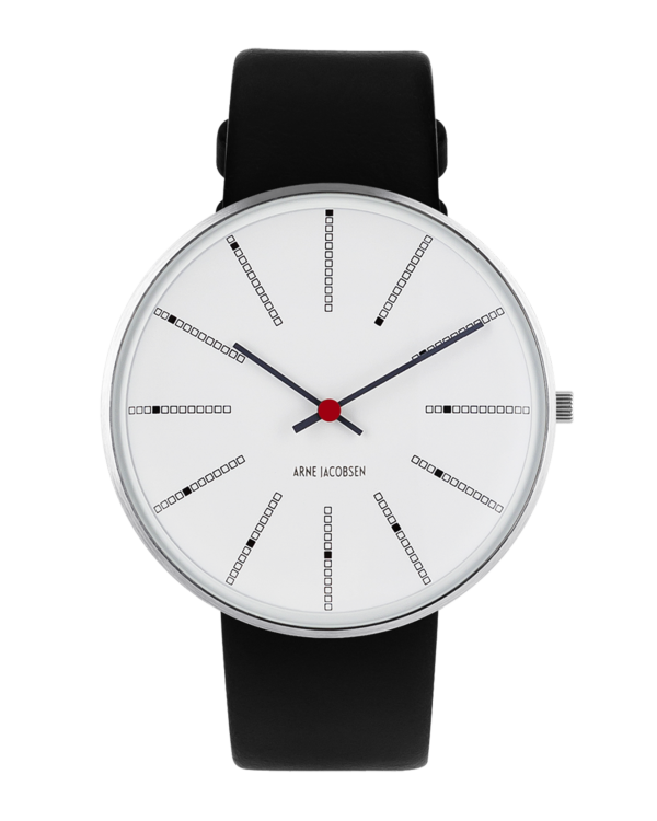 Die Rosendahl Arne Jacobsen Bankers Uhr besticht durch ihr schlichtes Design mit weißem Zifferblatt, schwarzen Markierungen und roten Akzenten.