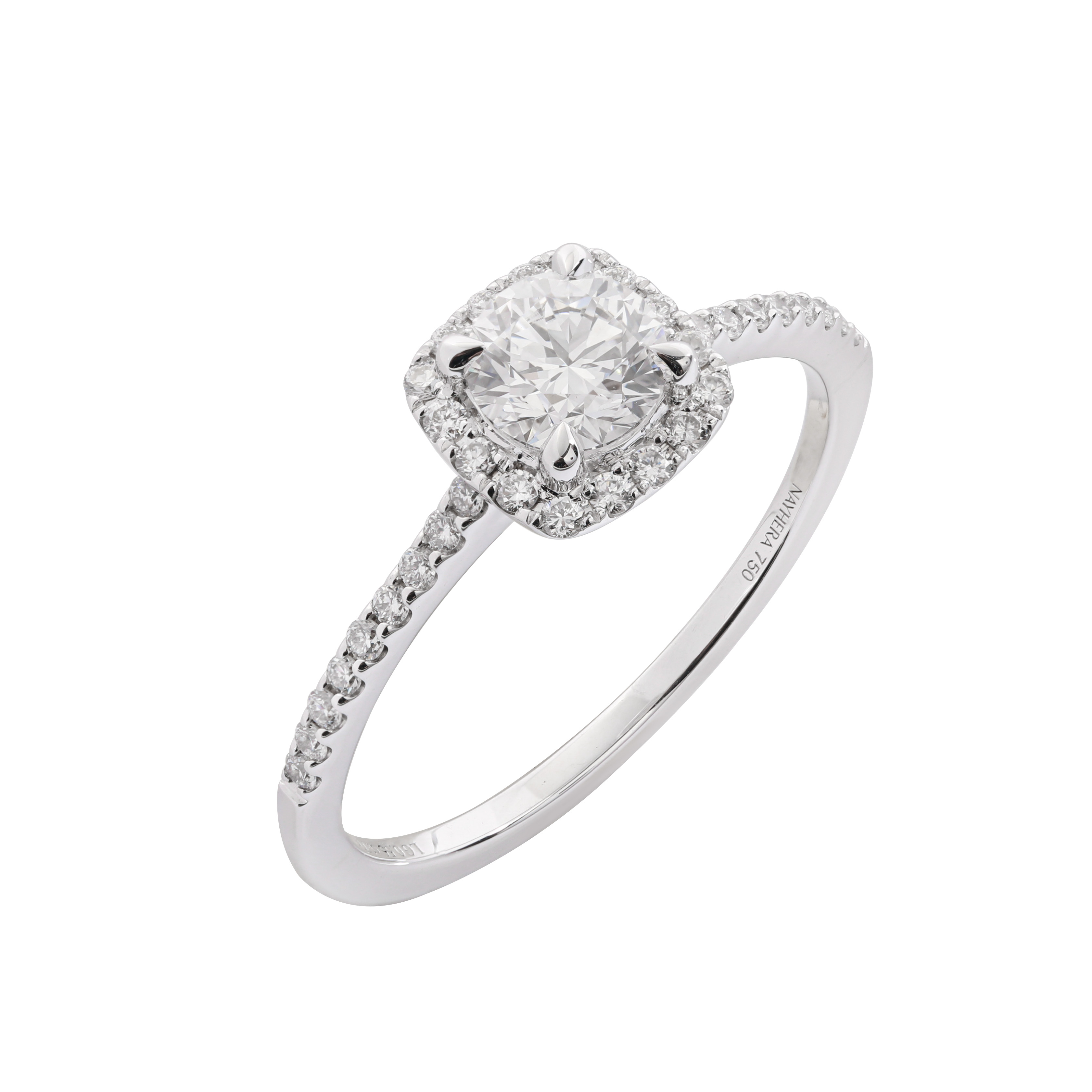 Der Nayhera Ring Miami ist ein glänzender Ring mit einem quadratischen zentralen Stein und einem schmalen Band, das mit kleinen Steinen besetzt ist.