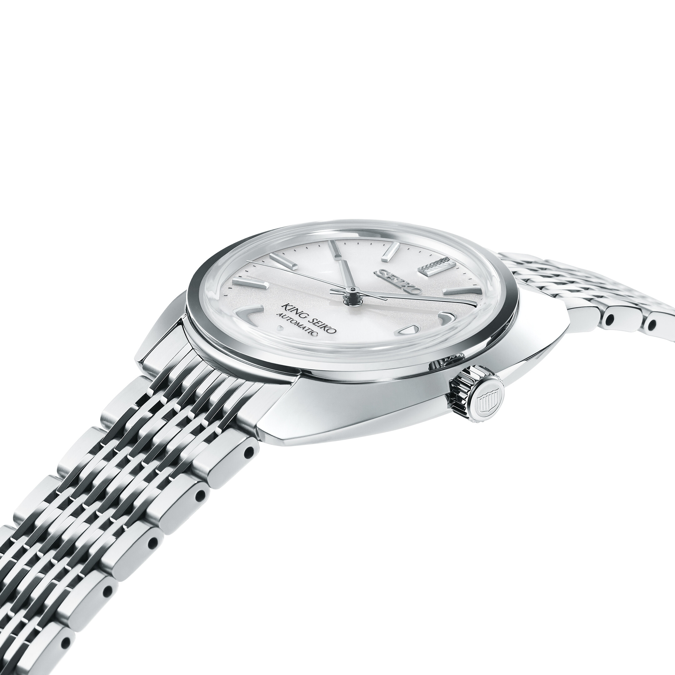 Silberne Herrenuhr mit weißem Zifferblatt und einem Gliederarmband.